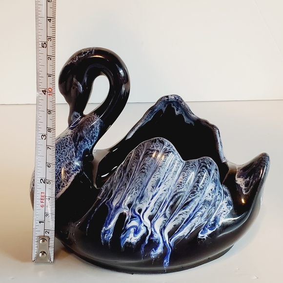 Vintage Blue Mountain Pottery Ceramic Swan Sculpture - Picture 10 of 10